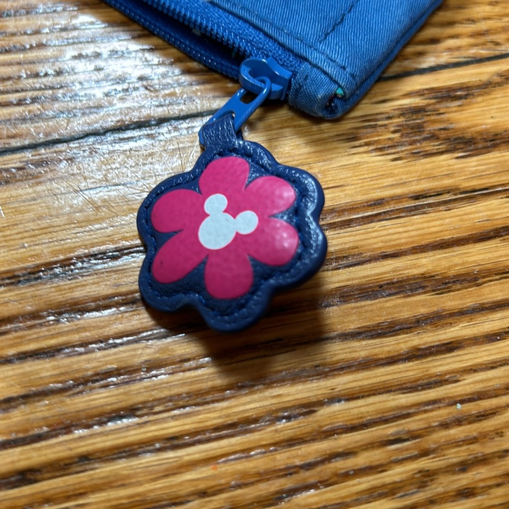 Vera Bradley + Disney Sensational Six ID zipper pouch w/Mickey shaped key ring. - Picture 3 of 11
